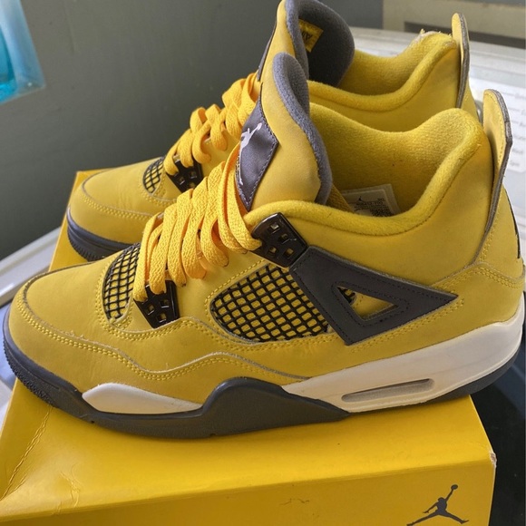 Air Jordan Retro 4 Lightning - Picture 5 of 8